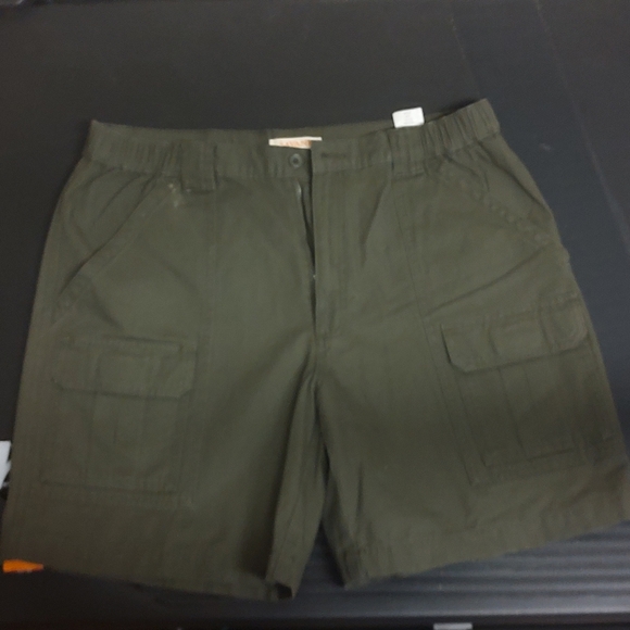 Men Short Pants - Picture 5 of 10